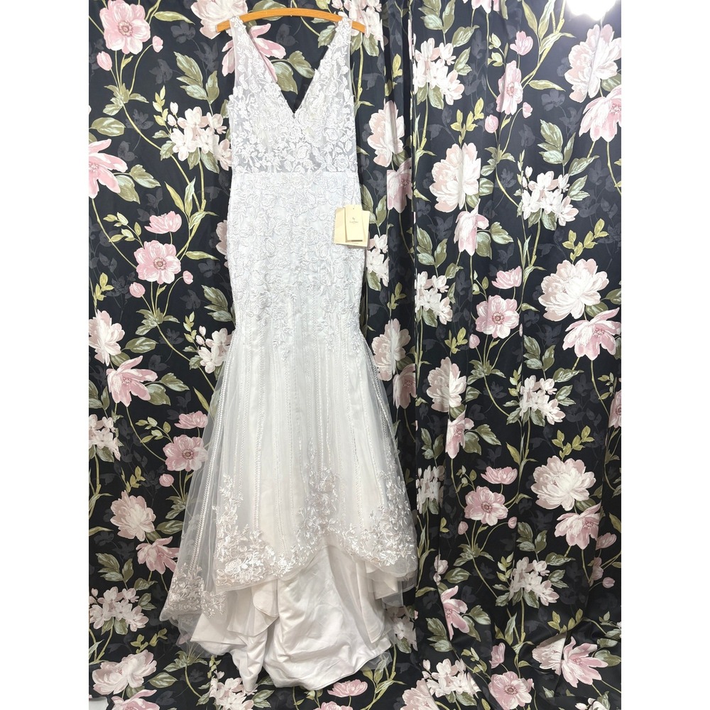 Lanting Bride White Lace embroidered Mermaid Wedding Dress V-Neck S M